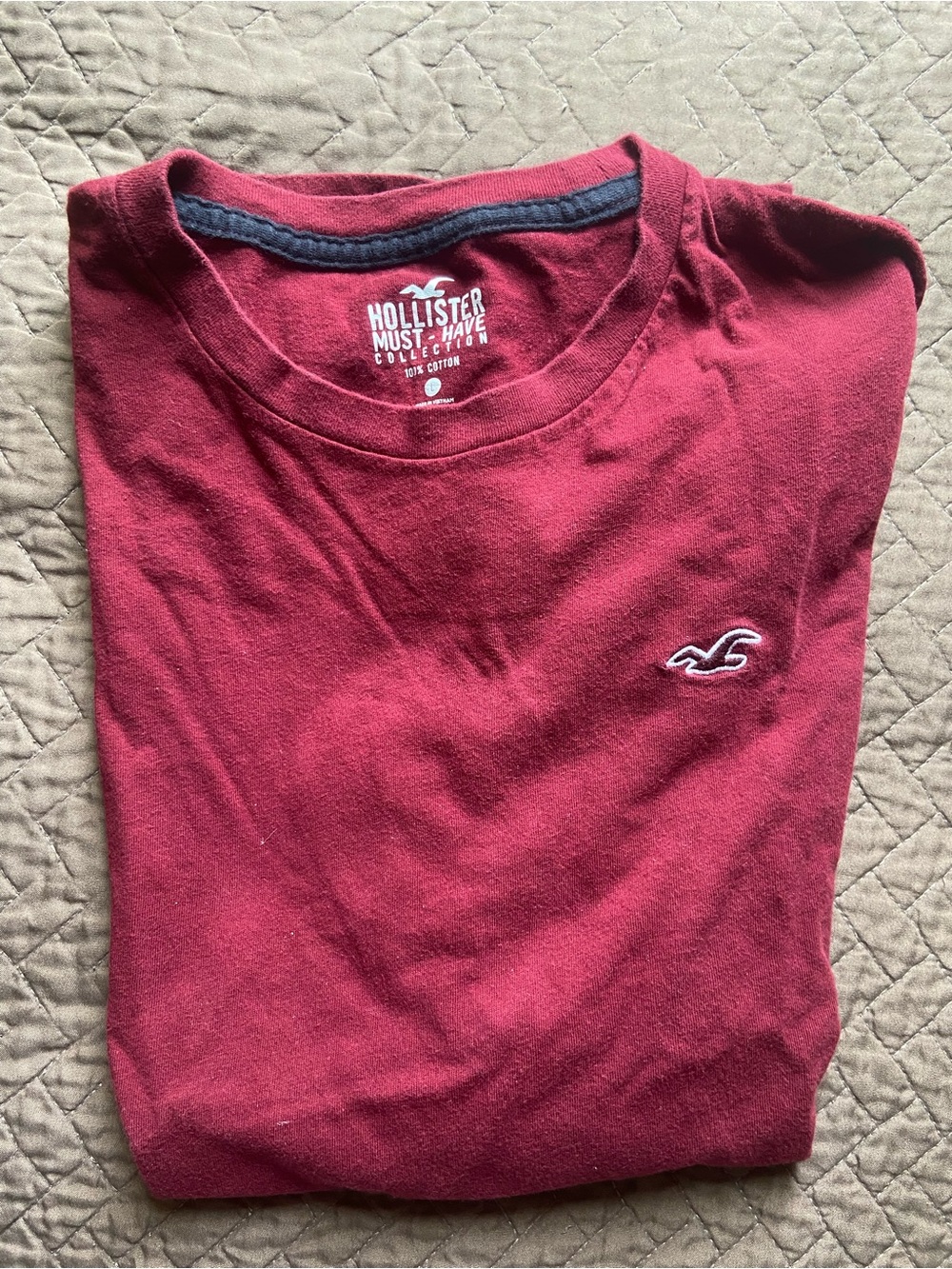 Hollister Men's Maroon Crewneck Short Sleeve Tee